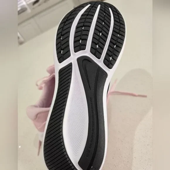 NEW- Nike Women's Soft Pink Athletic Sneakers - Picture 7 of 8